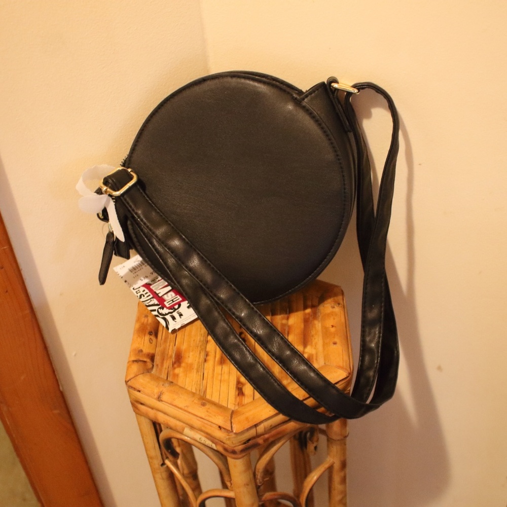 1 LEFT/RED/NWT BRASH "LOVE" CROSSBODY ADJ STRAP - Picture 3 of 5